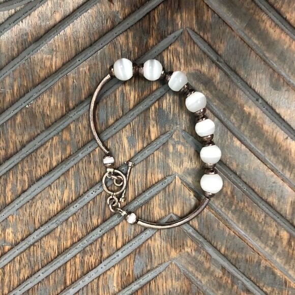 White and Silver Ombre Bracelet Beaded - Picture 7 of 8